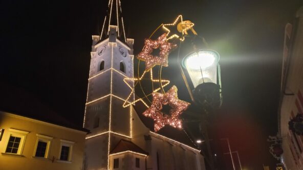 weihnachtliche Stadtbeleuchtung